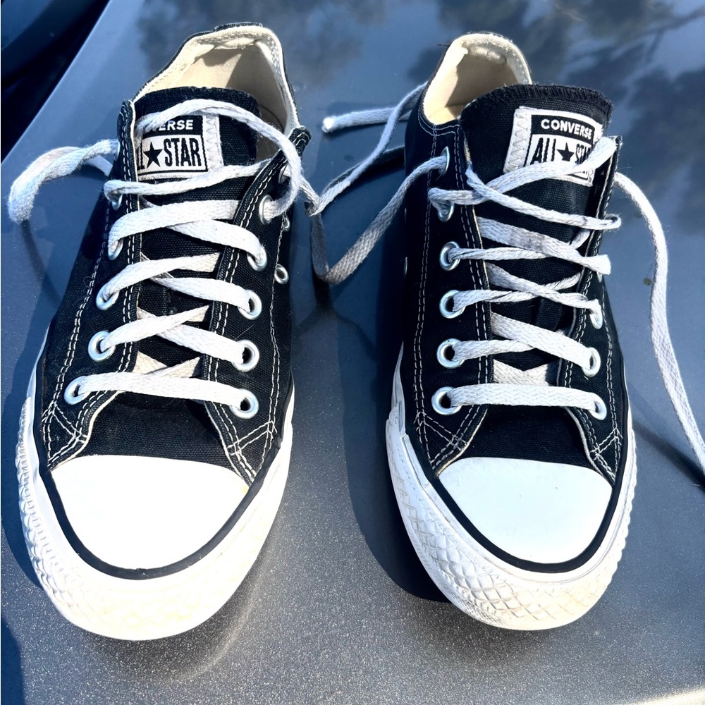 Black and white Converse trainers size Men 12 good condition